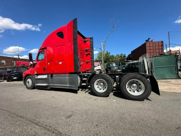 Truck Sales NJ: Freightliner Cascadia 2020