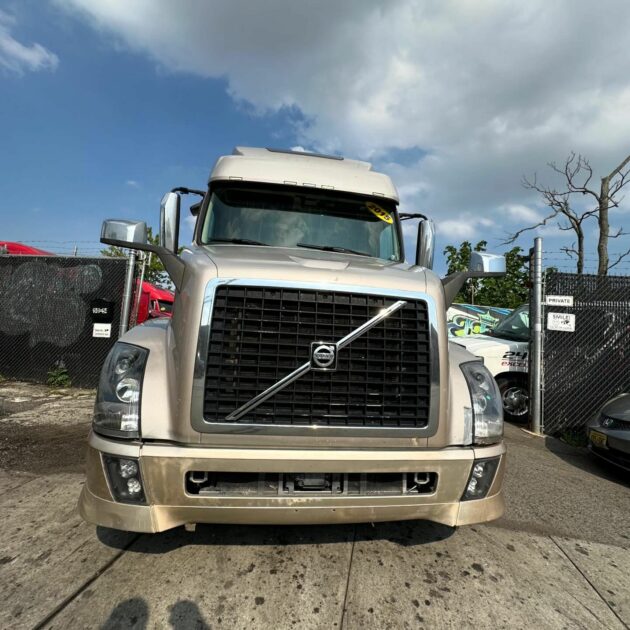 Truck Sales NJ: 2015 Volvo VNL Model 780