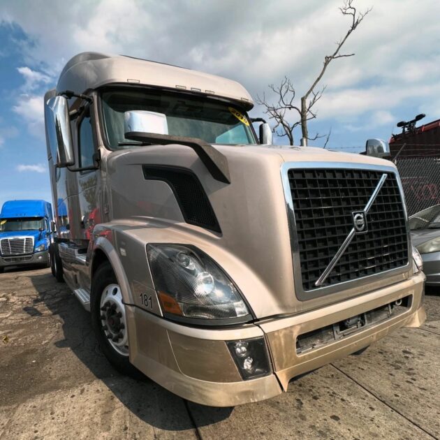 Truck Sales NJ: 2015 Volvo VNL Model 780