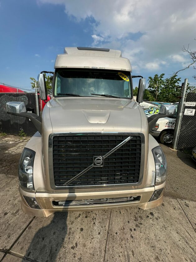 Truck Sales NJ: 2015 Volvo VNL Model 780