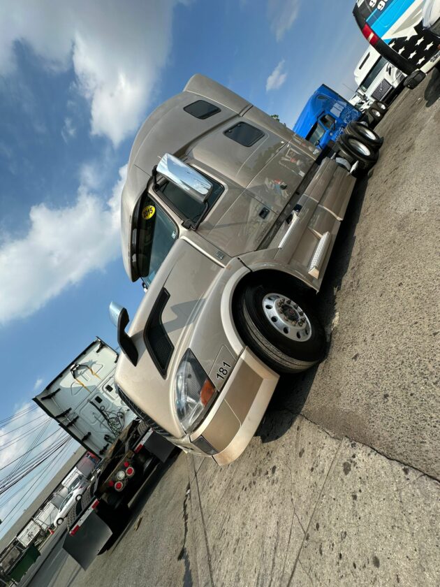 Truck Sales NJ: 2015 Volvo VNL Model 780