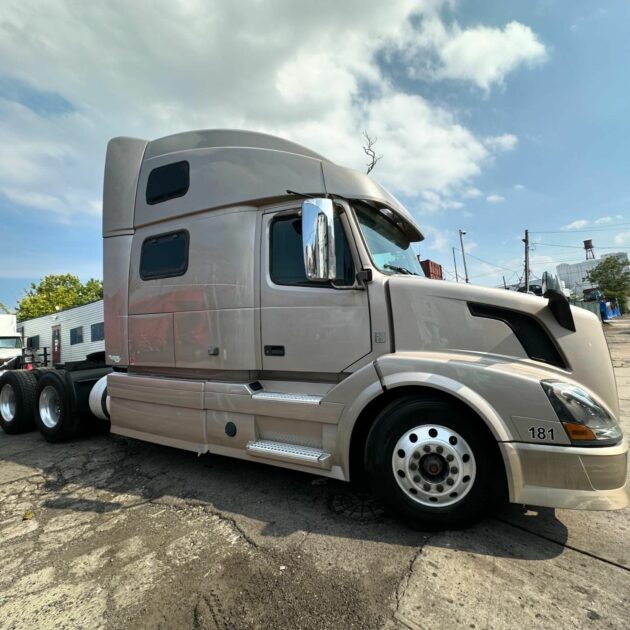 Truck Sales NJ: 2015 Volvo VNL Model 780