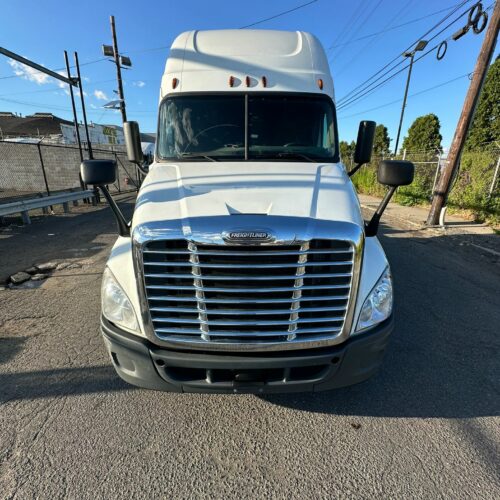 Truck Sales NJ: 2016 Freightliner Cascadia Engine Detrot DD15