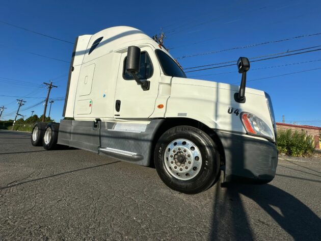 Truck Sales NJ: 2016 Freightliner Cascadia Engine Detrot DD15