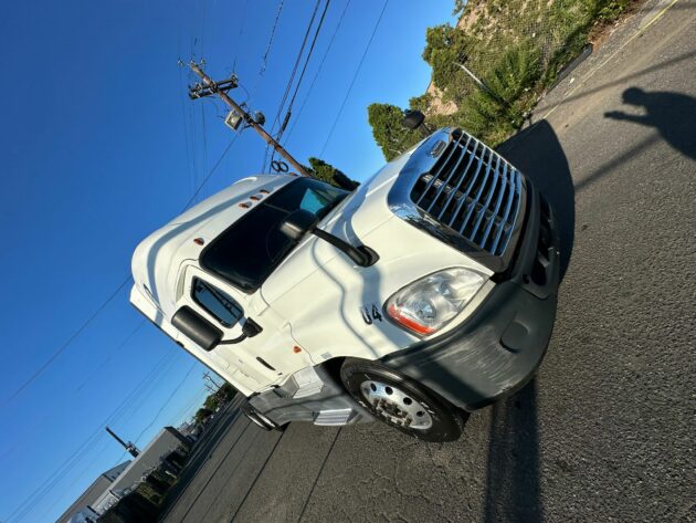 Truck Sales NJ: 2016 Freightliner Cascadia Engine Detrot DD15