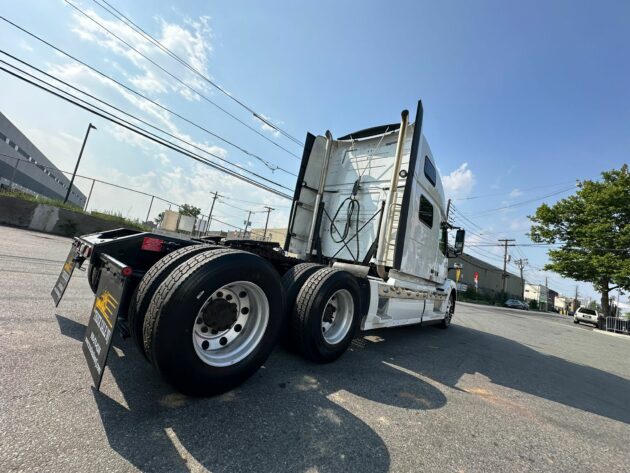 Truck Sales NJ: 2016 Volvo VNL Model 780