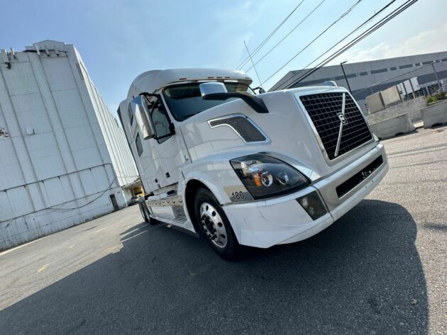 Truck Sales NJ: 2016 Volvo VNL Model 780