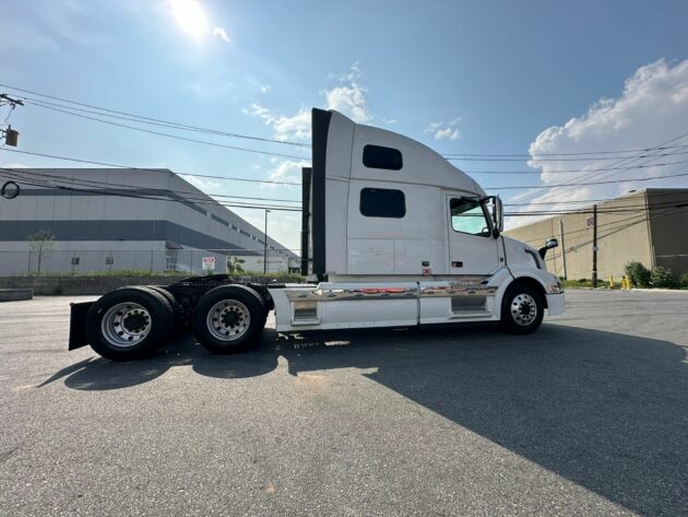 Truck Sales NJ: 2016 Volvo VNL Model 780