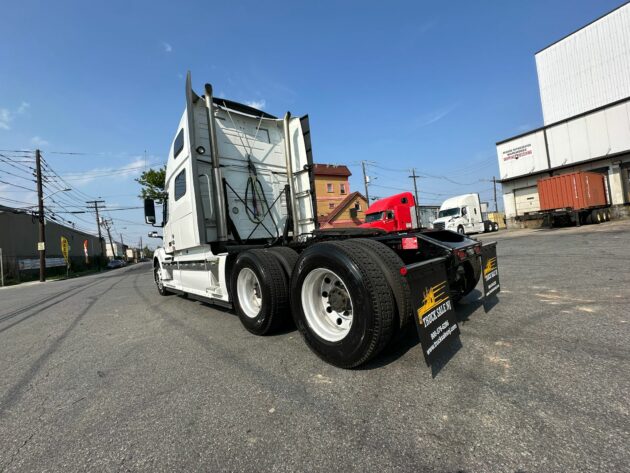 Truck Sales NJ: 2016 Volvo VNL Model 780