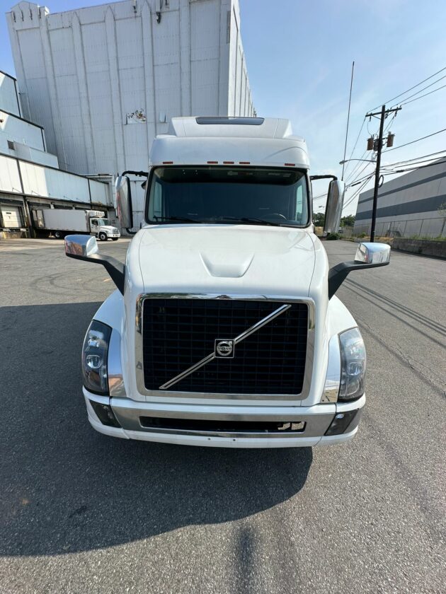 Truck Sales NJ: 2016 Volvo VNL Model 780