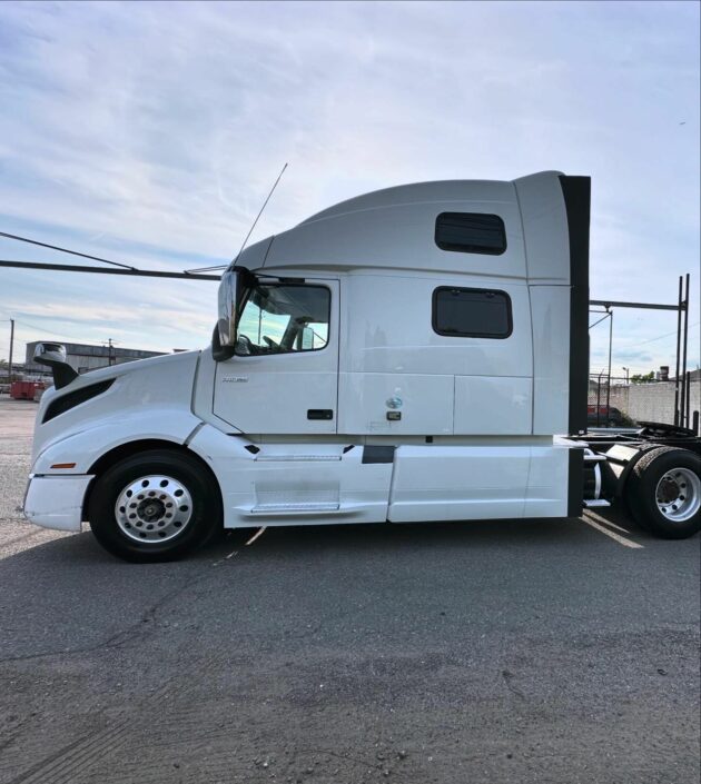 Truck Sales NJ: 2018 Volvo VNL Model 860