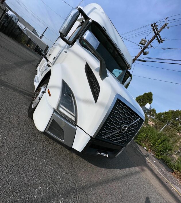 Truck Sales NJ: 2018 Volvo VNL Model 860