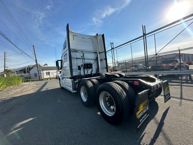 Truck Sales NJ: 2018 Volvo VNL Model 860