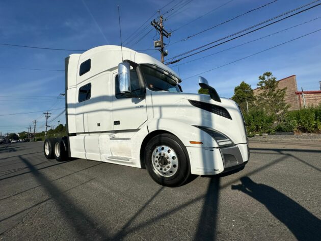 Truck Sales NJ: 2018 Volvo VNL Model 860