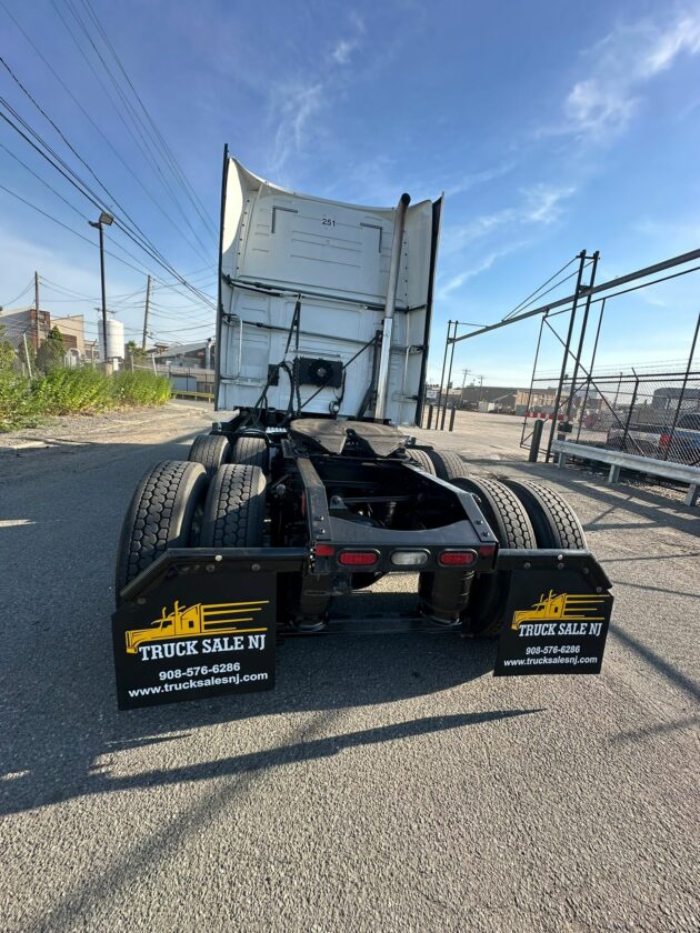 Truck Sales NJ: 2018 Volvo VNL Model 860