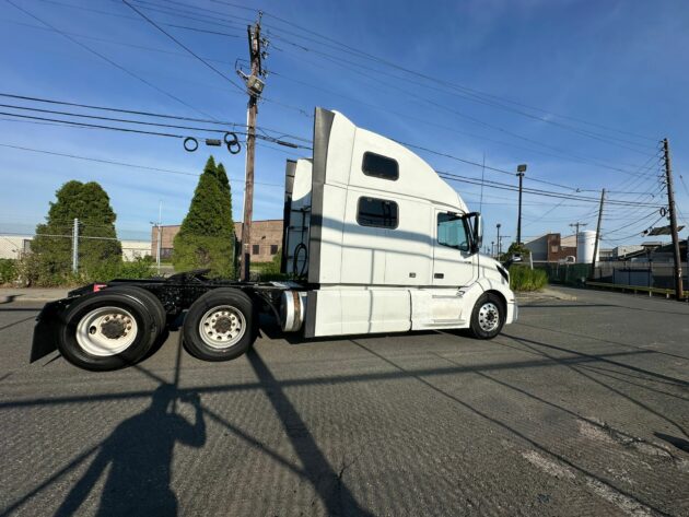 Truck Sales NJ: 2018 Volvo VNL Model 860