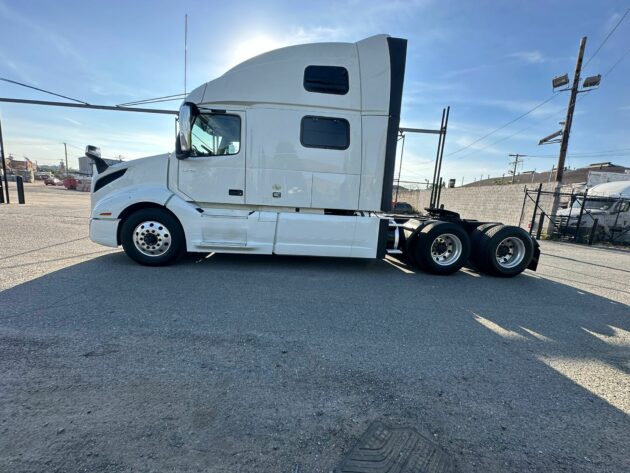 Truck Sales NJ: 2018 Volvo VNL Model 860