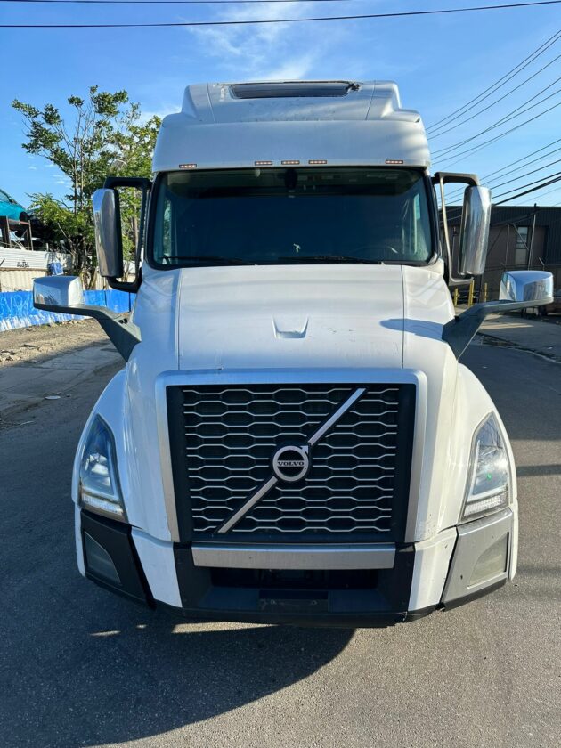 Truck Sale NJ: 2020 Volvo VNL model 860 color white