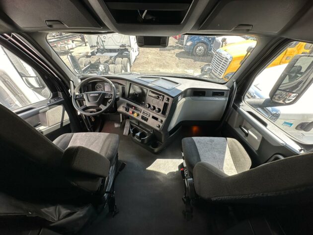 Truck Sales NJ: Freightliner Cascadia 2021