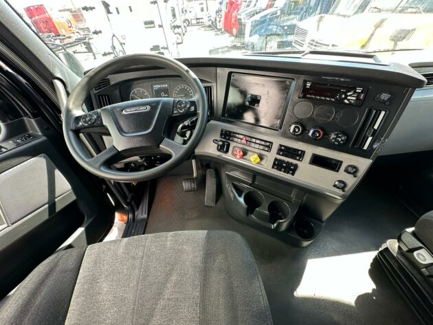 Truck Sales NJ: Freightliner Cascadia 2021