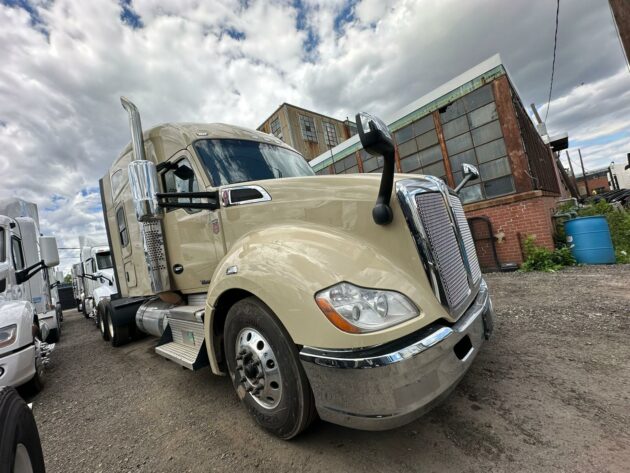 Truck Sales NJ: Volvo VNL Model 760