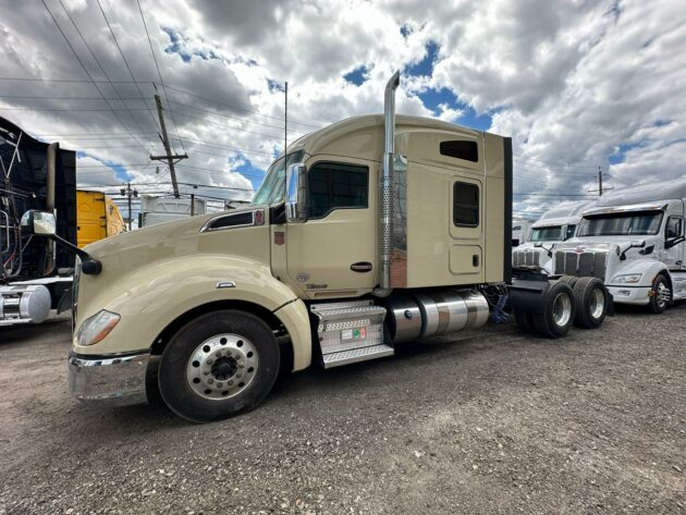 Truck Sales NJ: Volvo VNL Model 760