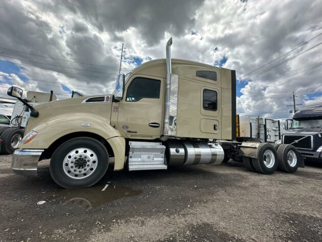 Truck Sales NJ: Volvo VNL Model 760