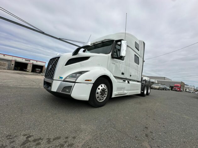 Truck Sale NJ: 2020 Volvo VNL Model 860 - Miles 633,394