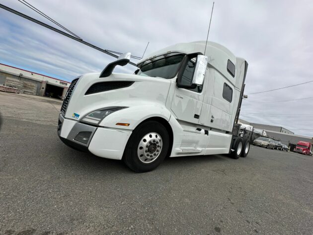 Truck Sale NJ: 2020 Volvo VNL Model 860 - Miles 633,394