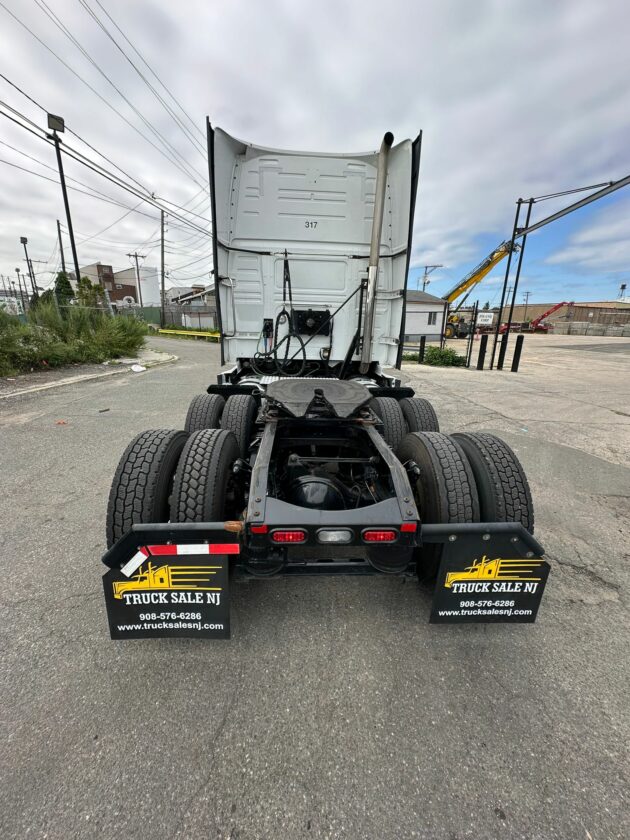 Truck Sale NJ: 2020 Volvo VNL Model 860 - Miles 633,394