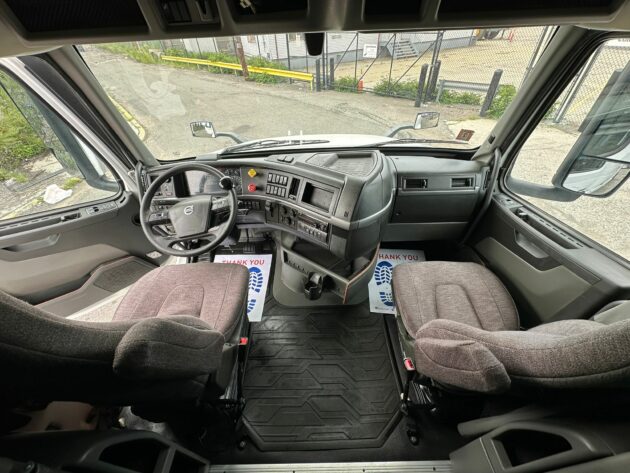 Truck Sale NJ: 2020 Volvo VNL Model 860 - Miles 633,394