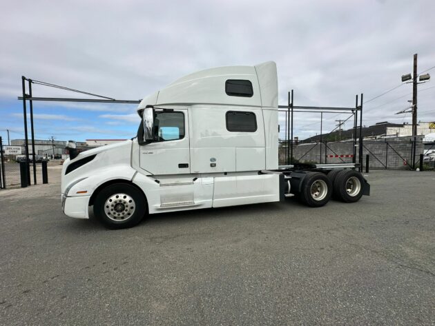 Truck Sale NJ: 2020 Volvo VNL Model 860 - Miles 633,394