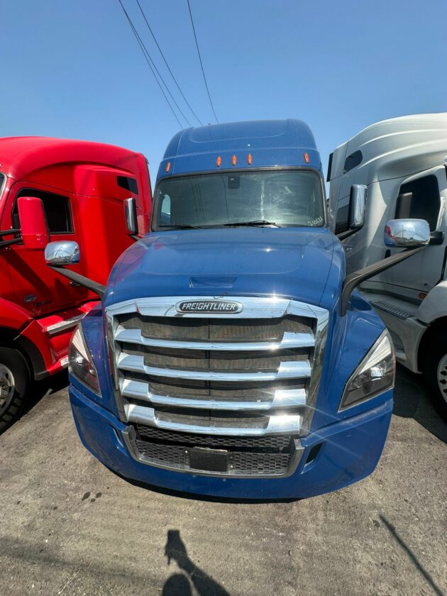 Truck Sales NJ: 2020 Freightliner Cascadia Engine Detrot DD15 - Miles 550,056