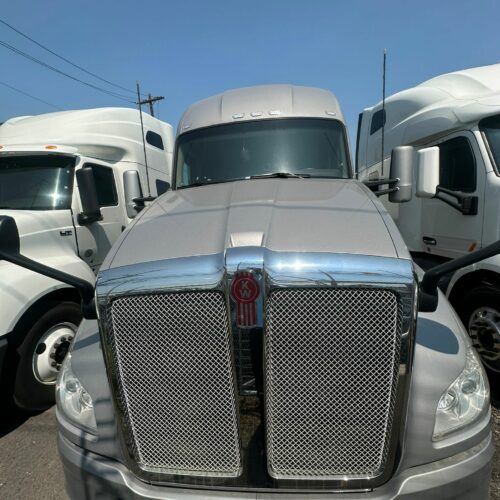 Truck Sales NJ: 2020 Kenilworth Model T680 - Miles 498,312