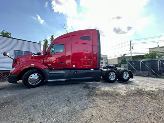 Truck Sales NJ: 2020 Kenworth Model T680 - Miles 364,244