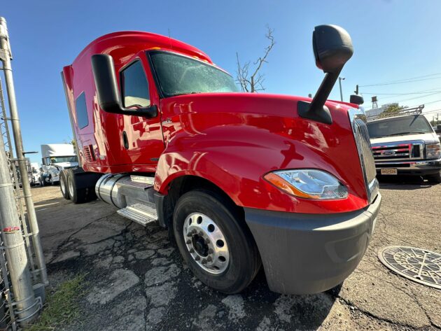 Truck Sales NJ: International Model LT - Miles 492,484