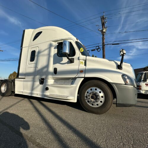 Truck Sales NJ: 2016 Freightliner Cascadia Engine Detrot DD15 – Miles 769,728