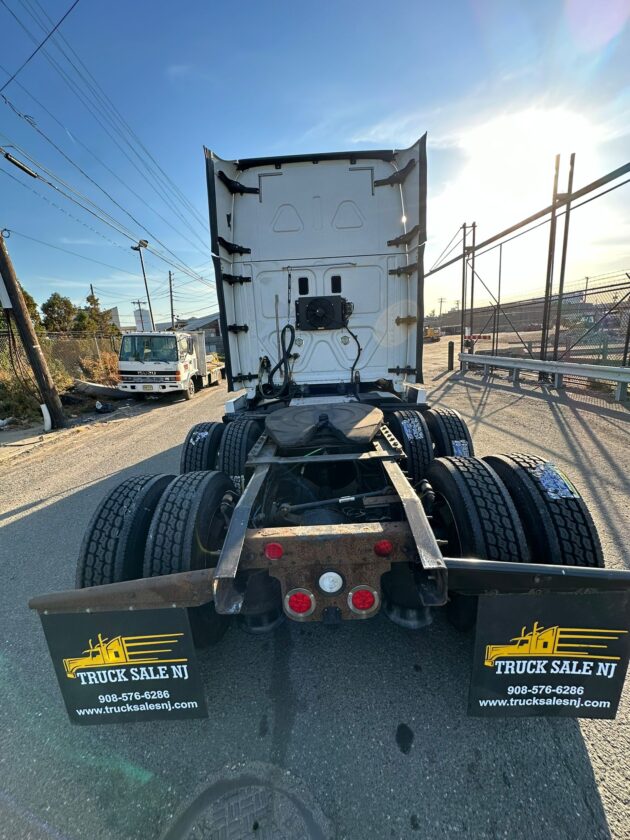 Truck Sales NJ: 2016 Freightliner Cascadia Engine Detrot DD15 – Miles 769,728