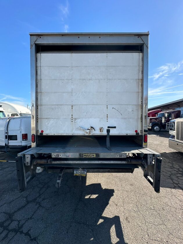 Truck Sales NJ: 2018 Box Truck International Engine Cummins - Miles 179,091