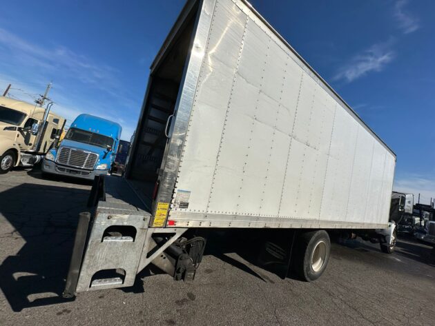 Truck Sales NJ: 2018 Box Truck International Engine Cummins - Miles 179,091