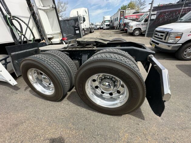 2019 Western Star  5700XE - Miles 822,430 - Image 12