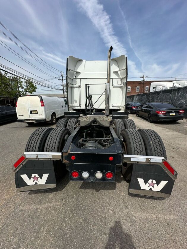 2019 Western Star  5700XE - Miles 822,430 - Image 7