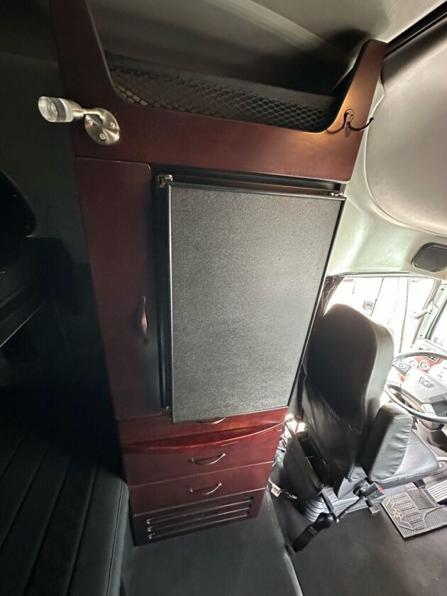 2019 Western Star  5700XE - Miles 822,430 - Image 15