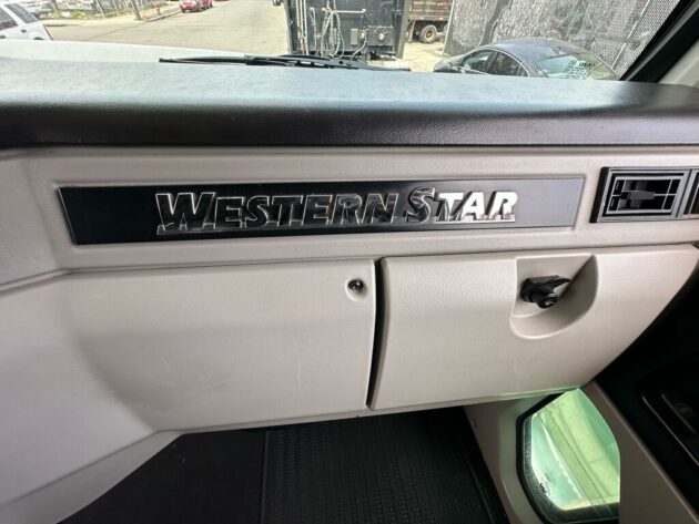 2019 Western Star  5700XE - Miles 822,430 - Image 14