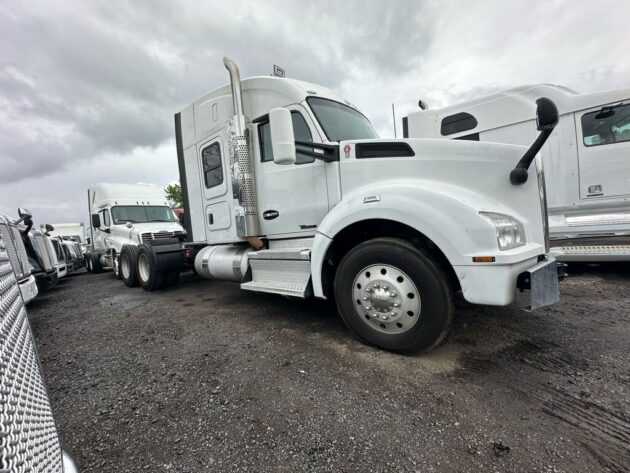 2018 Kenworth T880 - Miles 513654 - Image 11