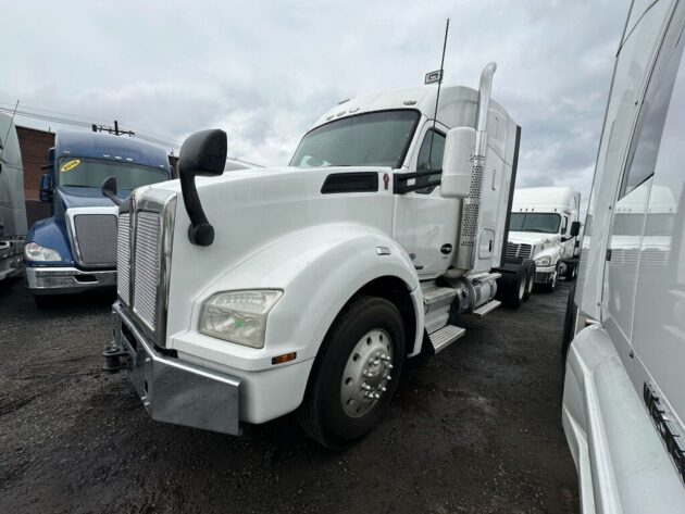 2018 Kenworth T880 - Miles 513654 - Image 9
