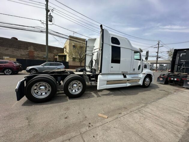 2019 Western Star  5700XE - Miles 822,430 - Image 5