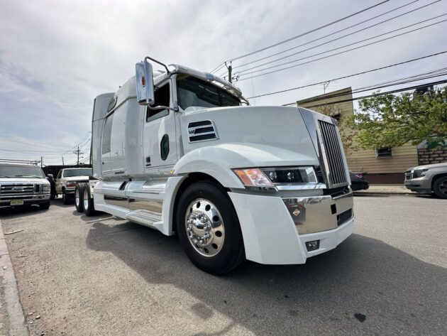 2019 Western Star  5700XE - Miles 822,430