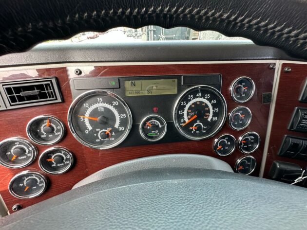 2019 Western Star  5700XE - Miles 822,430 - Image 9