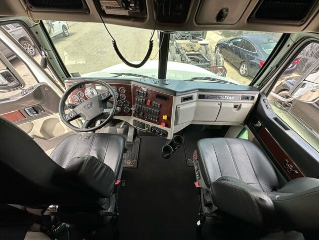 2019 Western Star  5700XE - Miles 822,430 - Image 10